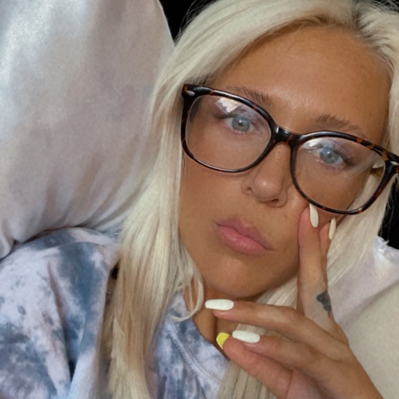 Meet your Posher, Suzie - Picture 1 of 1